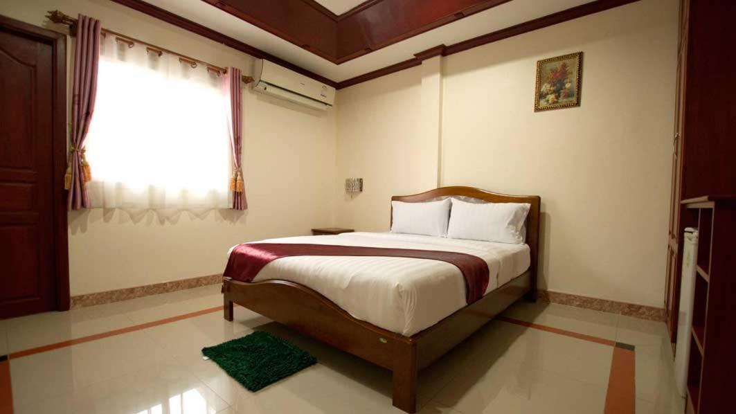 Bluebird Inn Pattaya Exterior foto