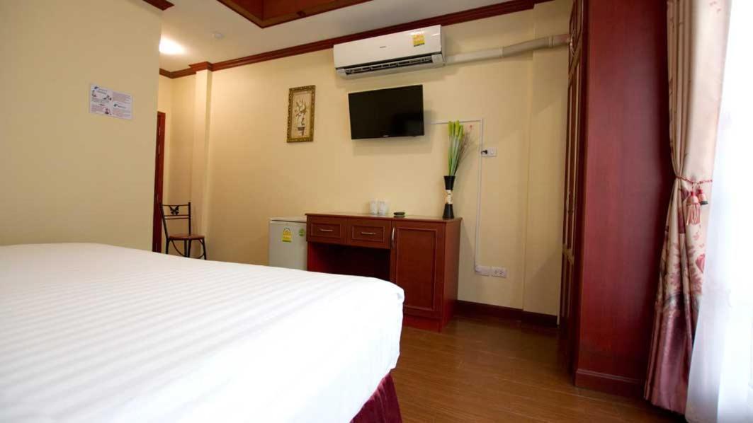 Bluebird Inn Pattaya Exterior foto