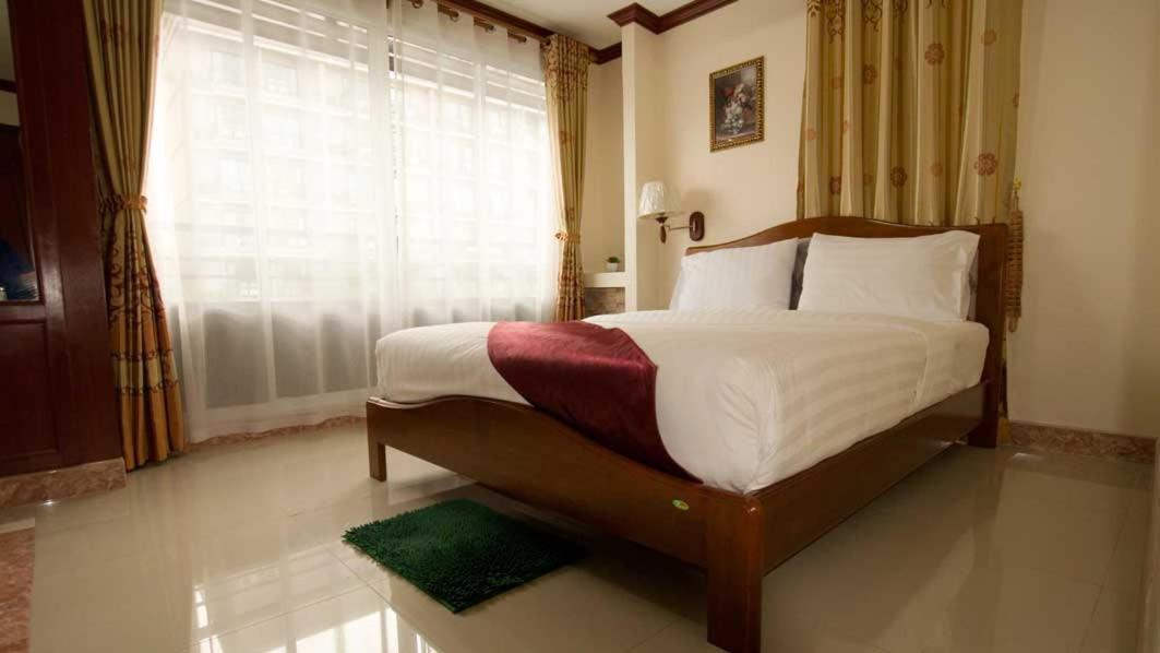 Bluebird Inn Pattaya Exterior foto