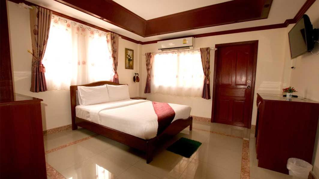 Bluebird Inn Pattaya Exterior foto