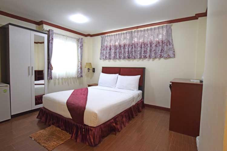 Bluebird Inn Pattaya Exterior foto